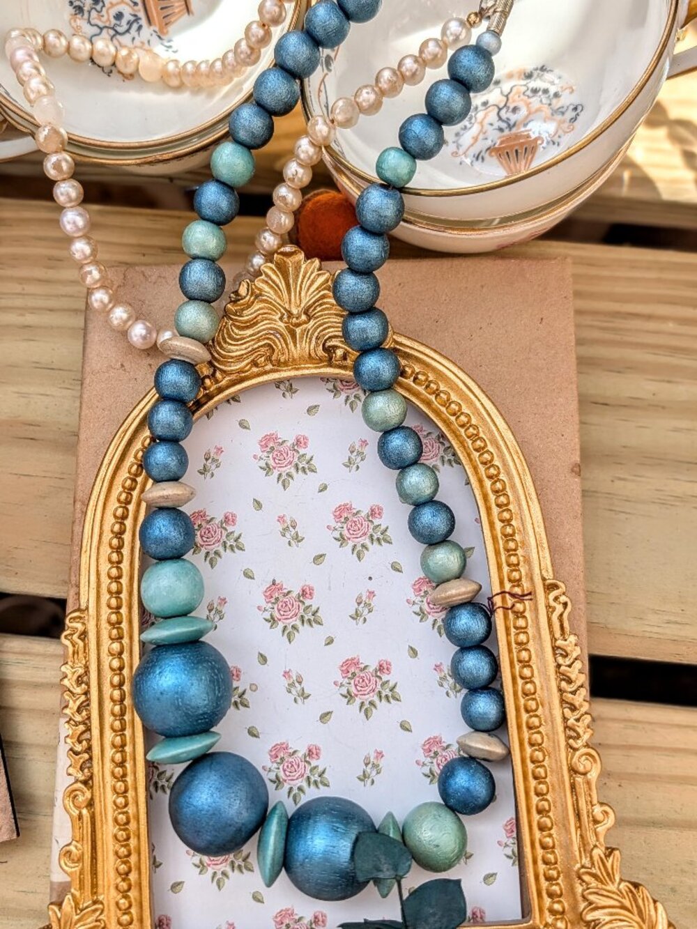 Vintage 1950's Graduated Size Metallic Shades of Blue Wood Bead Necklace